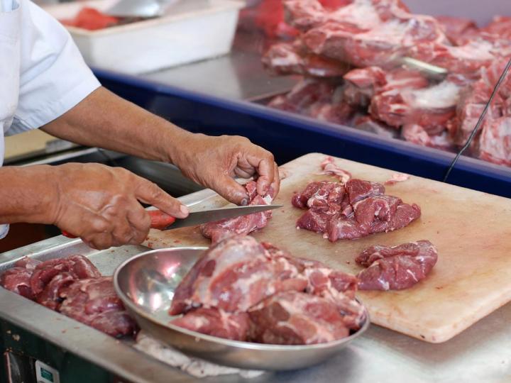Our seasoned butchers are here to set you up with a true meat feast. We cater to palates and parties of all sizes, with customizable orders and portions.